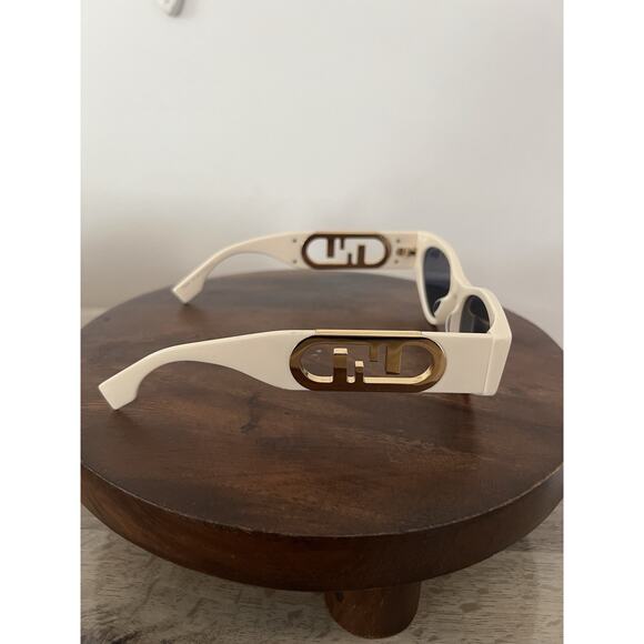 Fendi o’clock Fe40049I Sunglasses 25V White Ivory 54-17-145MM - Picture 4 of 8